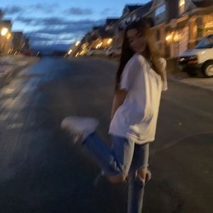 Meet your Posher, Reagan